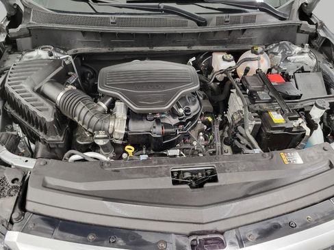 Certified 2025 Cadillac XT6 Premium Luxury image 8