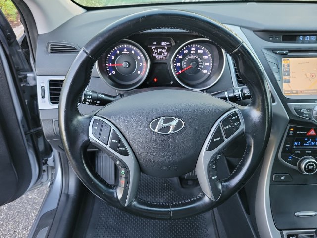 Used 2015 Hyundai Elantra Limited w/ Option Group 05 FWD image 17
