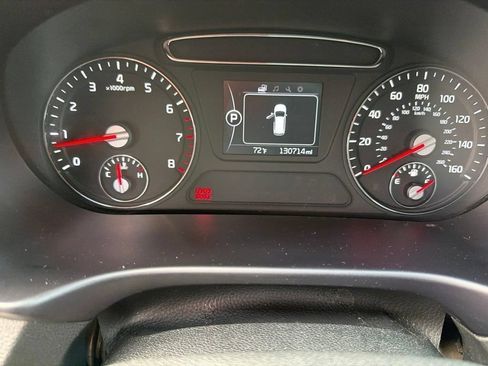 Used 2017 Kia Sorento LX FWD image 4