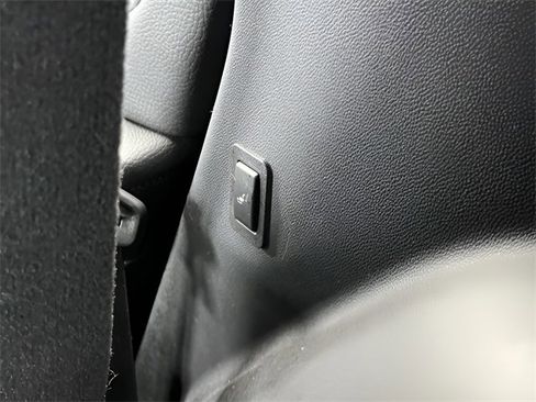 Used 2021 GMC Yukon Denali image 37