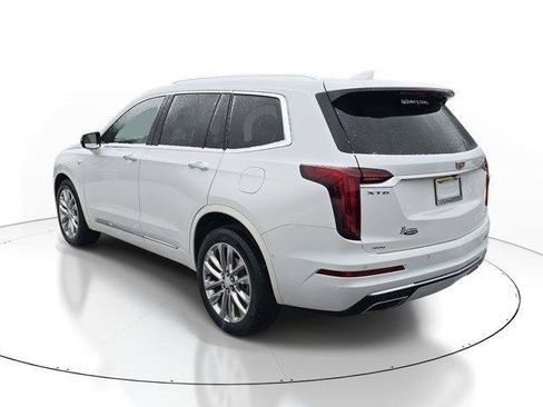 Used 2022 Cadillac XT6 Premium Luxury w/ Platinum Package image 3