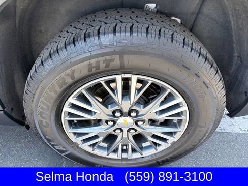 Used 2024 Chevrolet Traverse LT AWD/4WD image 21