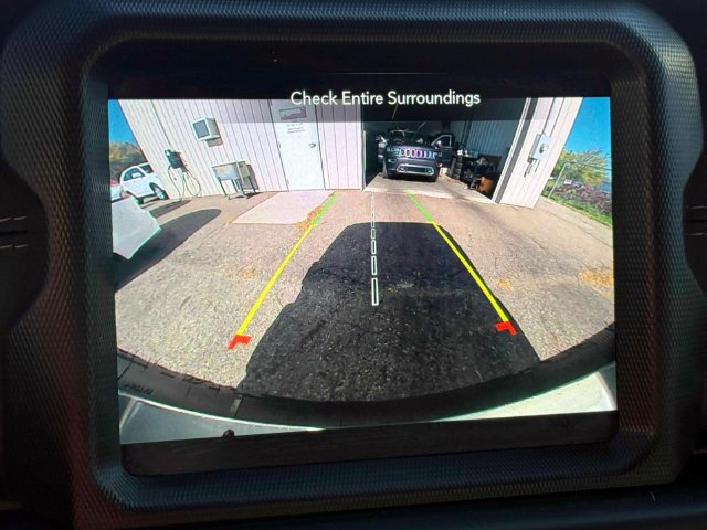 Used 2019 Jeep Wrangler Unlimited Sahara w/ Uconnect 4C Nav & Sound Group AWD/4WD image 27