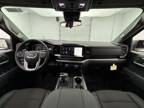 New 2026 GMC Sierra 1500 Elevation image 3