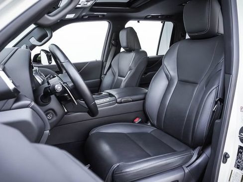 Used 2024 Lexus LX 600 4WD w/ Luxury Package image 10