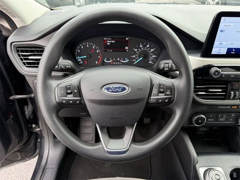 Used 2022 Ford Escape SE w/ SE Sport Appearance Package image 23