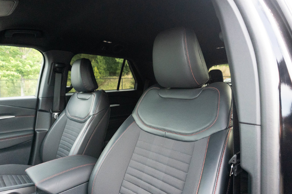 Used 2025 Ford Explorer ST-Line RWD image 21
