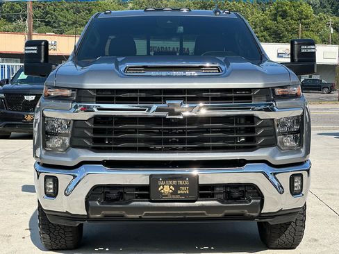 Used 2024 Chevrolet Silverado 2500 LT w/ All Star Edition AWD/4WD image 2