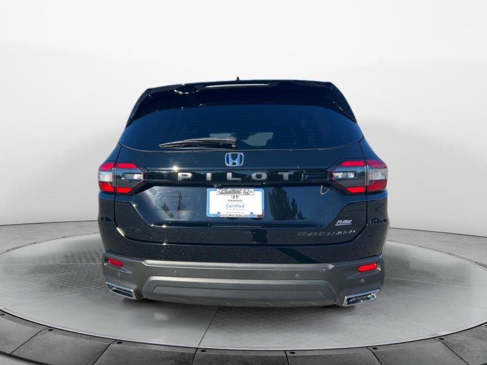 Certified 2025 Honda Pilot Black Edition image 14