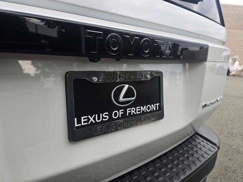 Used 2025 Toyota Land Cruiser image 16