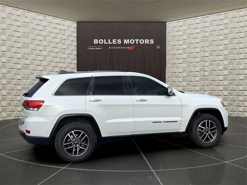 Certified 2021 Jeep Grand Cherokee Limited image 3