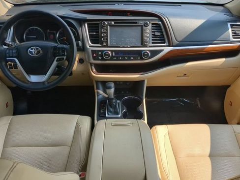 Used 2018 Toyota Highlander Limited Platinum AWD/4WD image 14