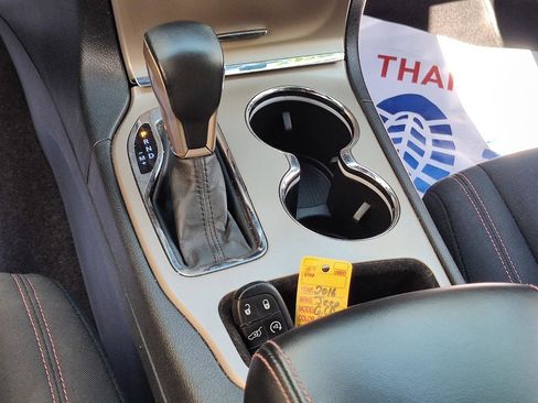 Used 2016 Jeep Grand Cherokee Laredo 75th Anniversary image 30