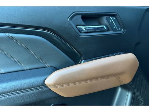 Used 2023 GMC Canyon AT4 w/ AT4 Premium Package image 11