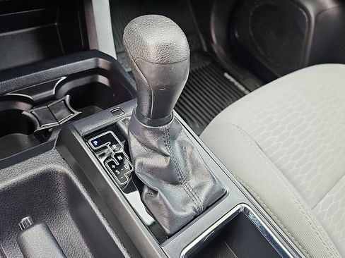 Used 2018 Toyota Tacoma SR image 14