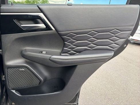 Used 2025 Mitsubishi Outlander SEL AWD/4WD image 13