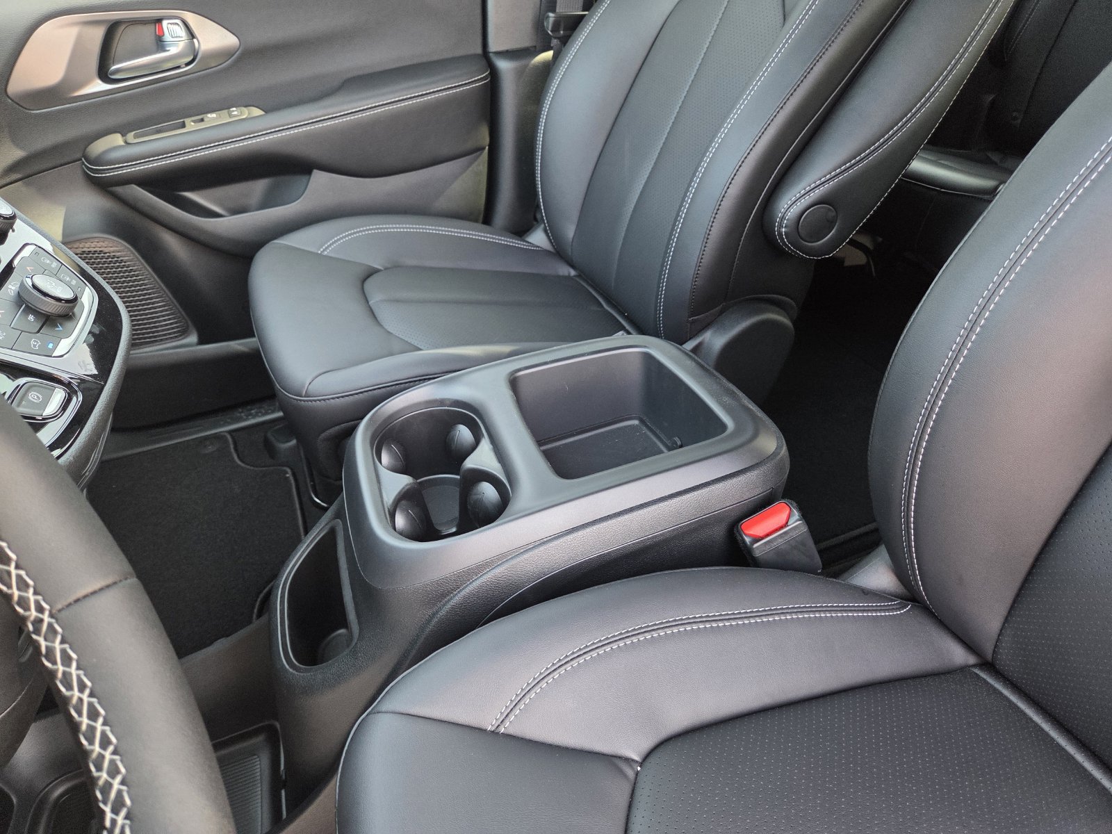 New 2026 Chrysler Pacifica Select FWD image 27