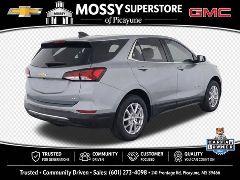 Used 2023 Chevrolet Equinox LT w/ Driver Convenience Package FWD image 4