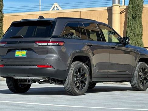 New 2026 Jeep Grand Cherokee Altitude AWD/4WD image 4