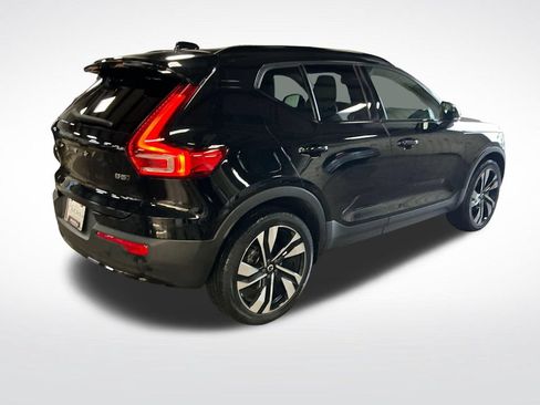 Certified 2023 Volvo XC40 B5 Plus w/ Protection Package Premier AWD/4WD image 6
