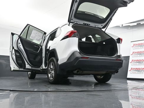 Used 2022 Toyota RAV4 XLE w/ XLE Grade Weather Package image 30