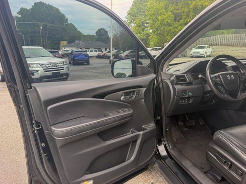 Used 2017 Honda Pilot Elite image 17