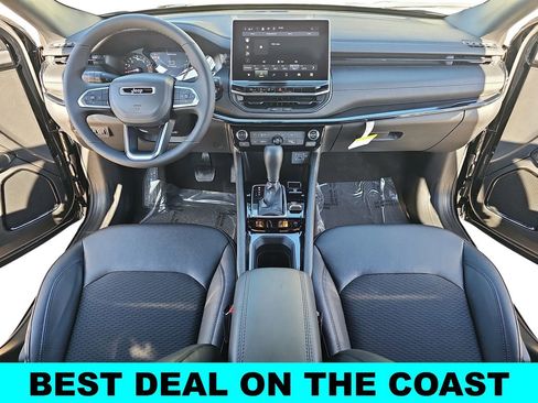 New 2026 Jeep Compass Latitude image 9