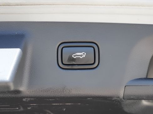 Certified 2023 Hyundai Palisade Limited AWD/4WD image 11