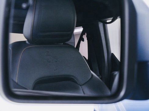 Used 2023 Ford Bronco Badlands image 6