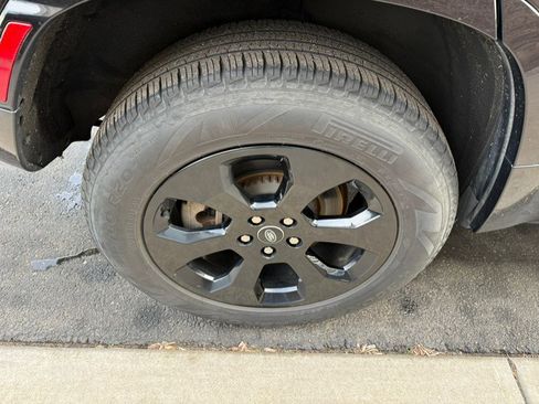 Used 2022 Land Rover Defender 110 X-Dynamic SE image 9