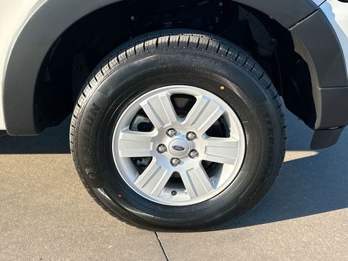 Used 2010 Ford Explorer Sport Trac XLT image 10