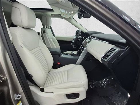 Certified 2025 Land Rover Discovery S AWD/4WD image 25