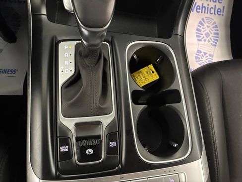 Used 2023 Kia Carnival LX FWD image 54