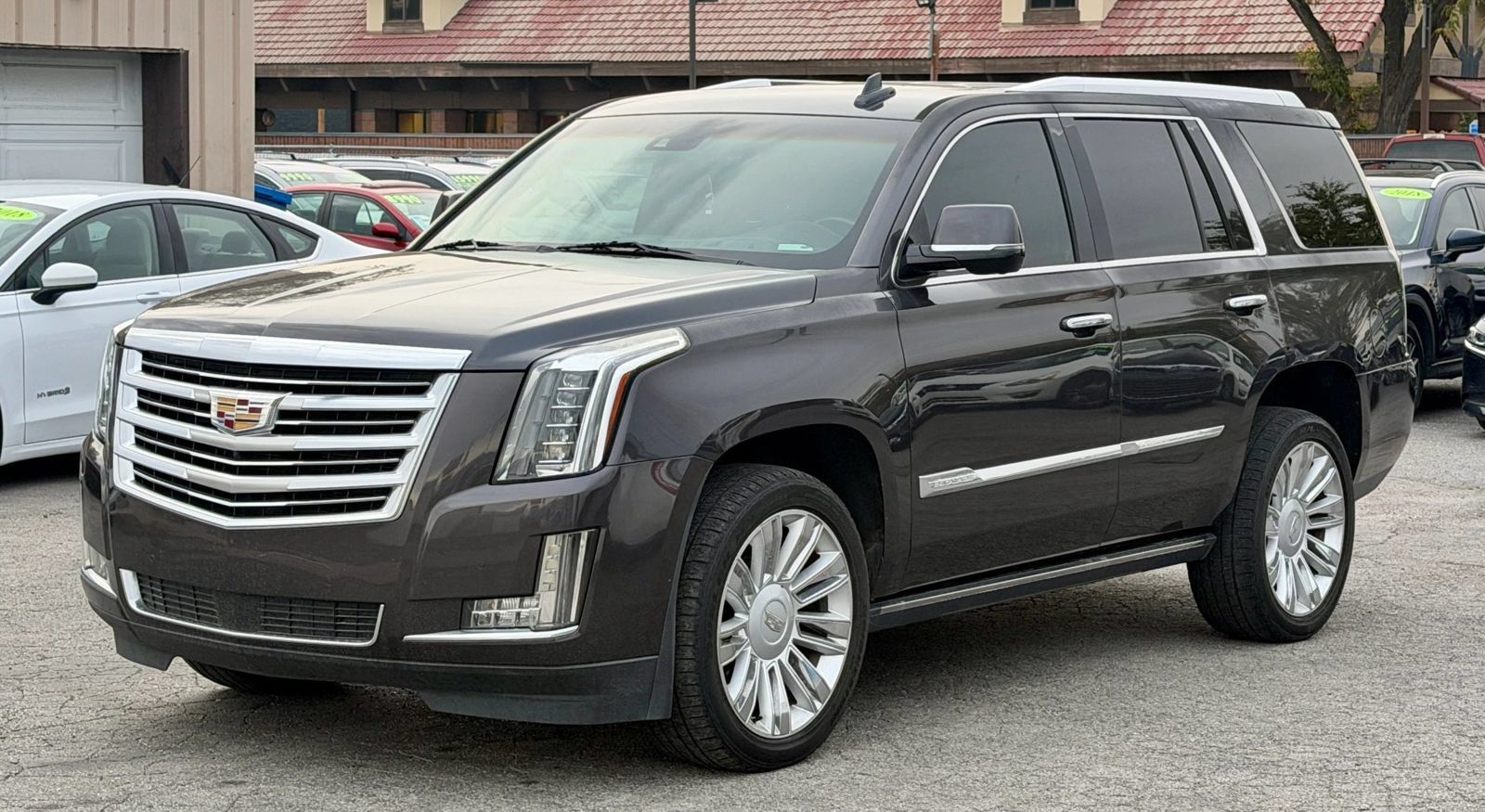 Used 2016 Cadillac Escalade Platinum AWD/4WD image 5