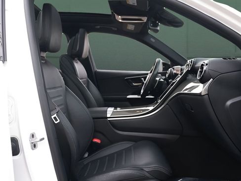 Used 2025 Mercedes-Benz GLC 43 AMG 4MATIC image 16