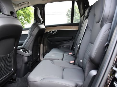 New 2025 Volvo XC90 B6 Plus image 16