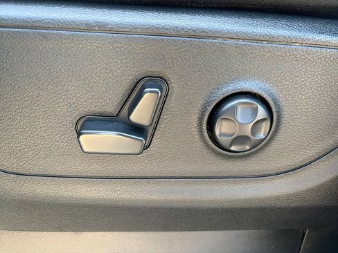 Used 2020 RAM 1500 Big Horn AWD/4WD image 16