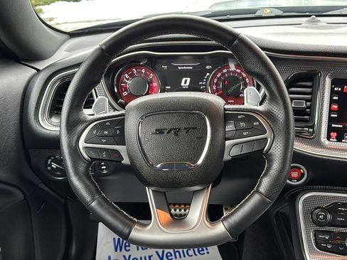 Used 2016 Dodge Challenger SRT Hellcat image 19