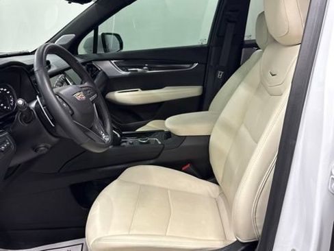Used 2024 Cadillac XT6 Sport w/ Technology Package AWD/4WD image 8