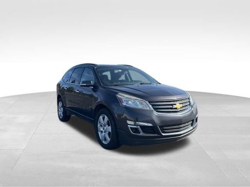 Used 2016 Chevrolet Traverse LT w/ Style and Technology Package image 7