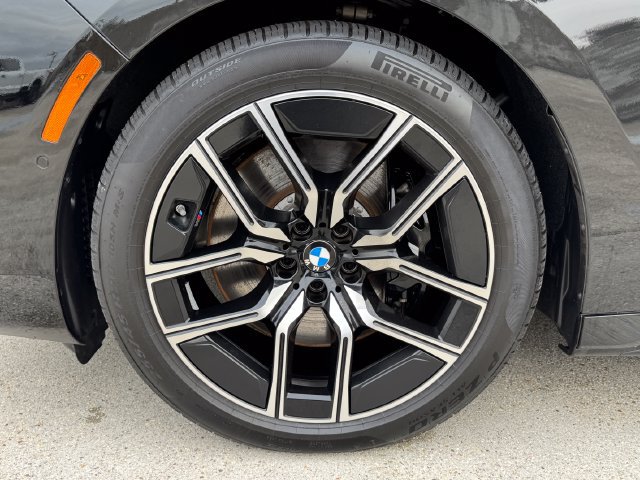 Used 2026 BMW 740i xDrive AWD/4WD image 10