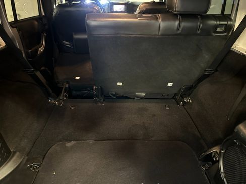 Used 2013 Jeep Wrangler Unlimited Rubicon w/ Dual Top Group image 14