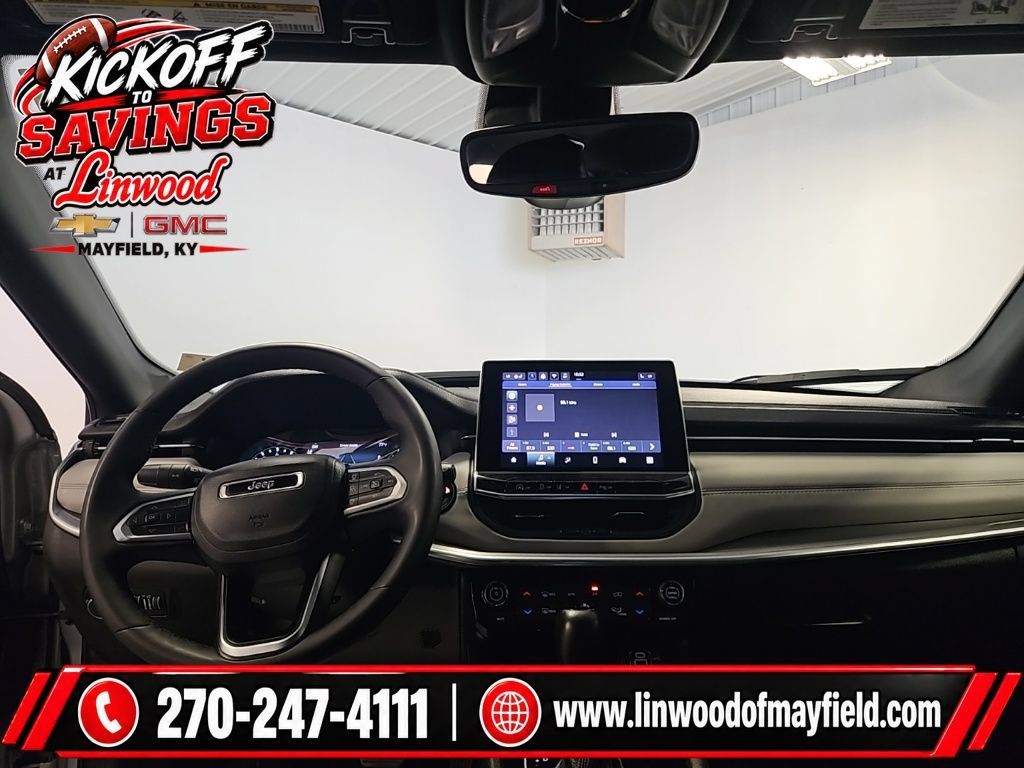 Used 2025 Jeep Compass Limited AWD/4WD image 16