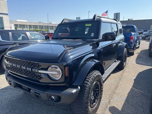 Used 2023 Ford Bronco Wildtrak image 19