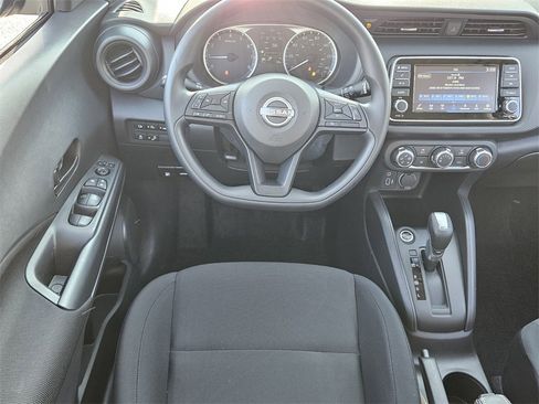 New 2025 Nissan Kicks Play S image 5
