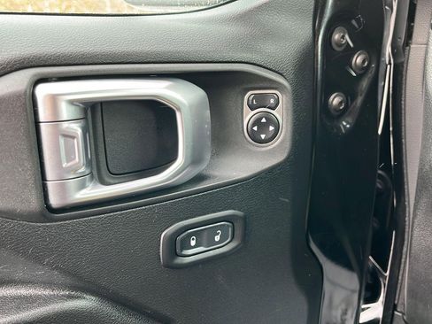 Used 2020 Jeep Wrangler Unlimited Sport image 11