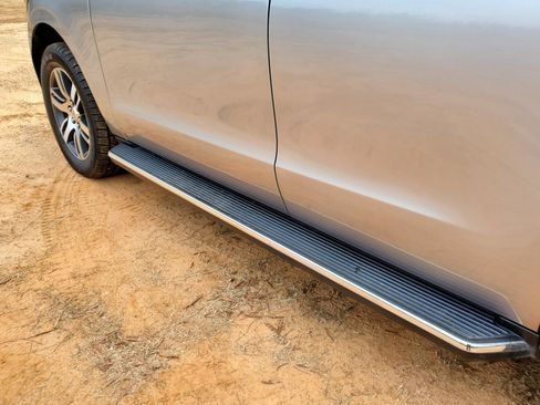 Used 2022 Ford Expedition Limited image 5