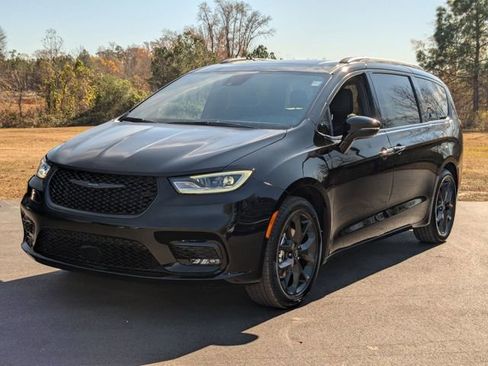 New 2026 Chrysler Pacifica Select w/ S Appearance Package FWD image 4