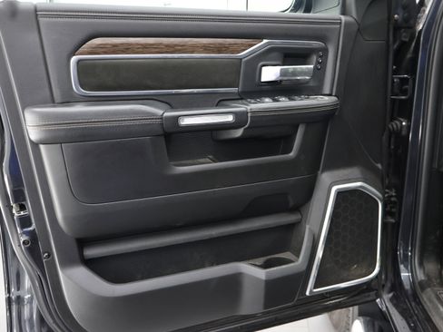 Used 2019 RAM 3500 Laramie AWD/4WD image 41
