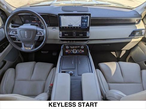Used 2024 Lincoln Navigator Reserve image 23
